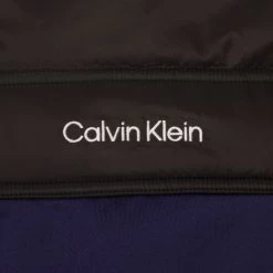 Calvin Klein Golf Jacke Nash Mills Hybrid, Blau/schwarz 9 Calvin Klein Golf Jacke Nash Mills Hybrid, Blau/schwarz -Professioneller Golfshop calvin klein golf jacke nash mills hybrid blauschwarz blau 5059824 4 1280x1280